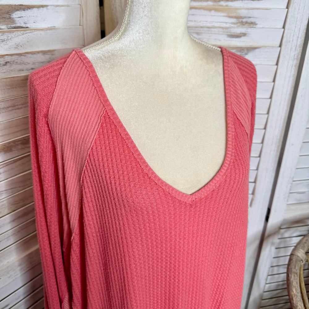 FREE PEOPLE Women's Large Santa Clara Oversized V Neck Thermal Sweater Top Pink - Picture 8 of 14
